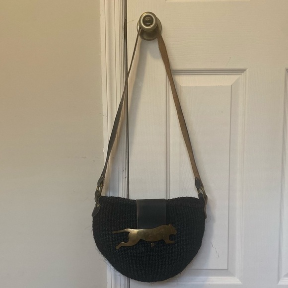 BLACK Woven Bag with Metal Cat